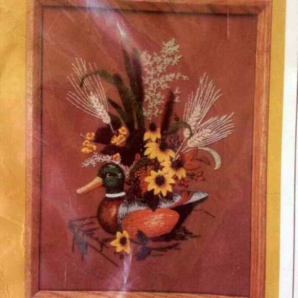 Wooden Decoy Vintage Needlecraft Kit by The Creative Circle - Sealed In Package - Picture 3 of 5